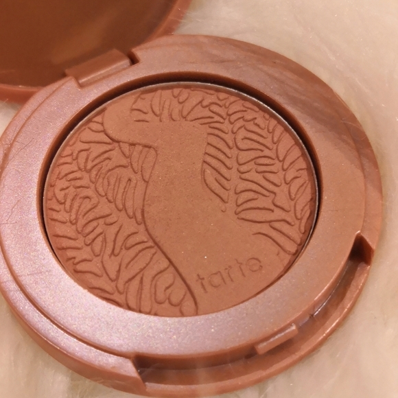 Brans new mini Tarte blush + free 1ml lip paint - Picture 3 of 5